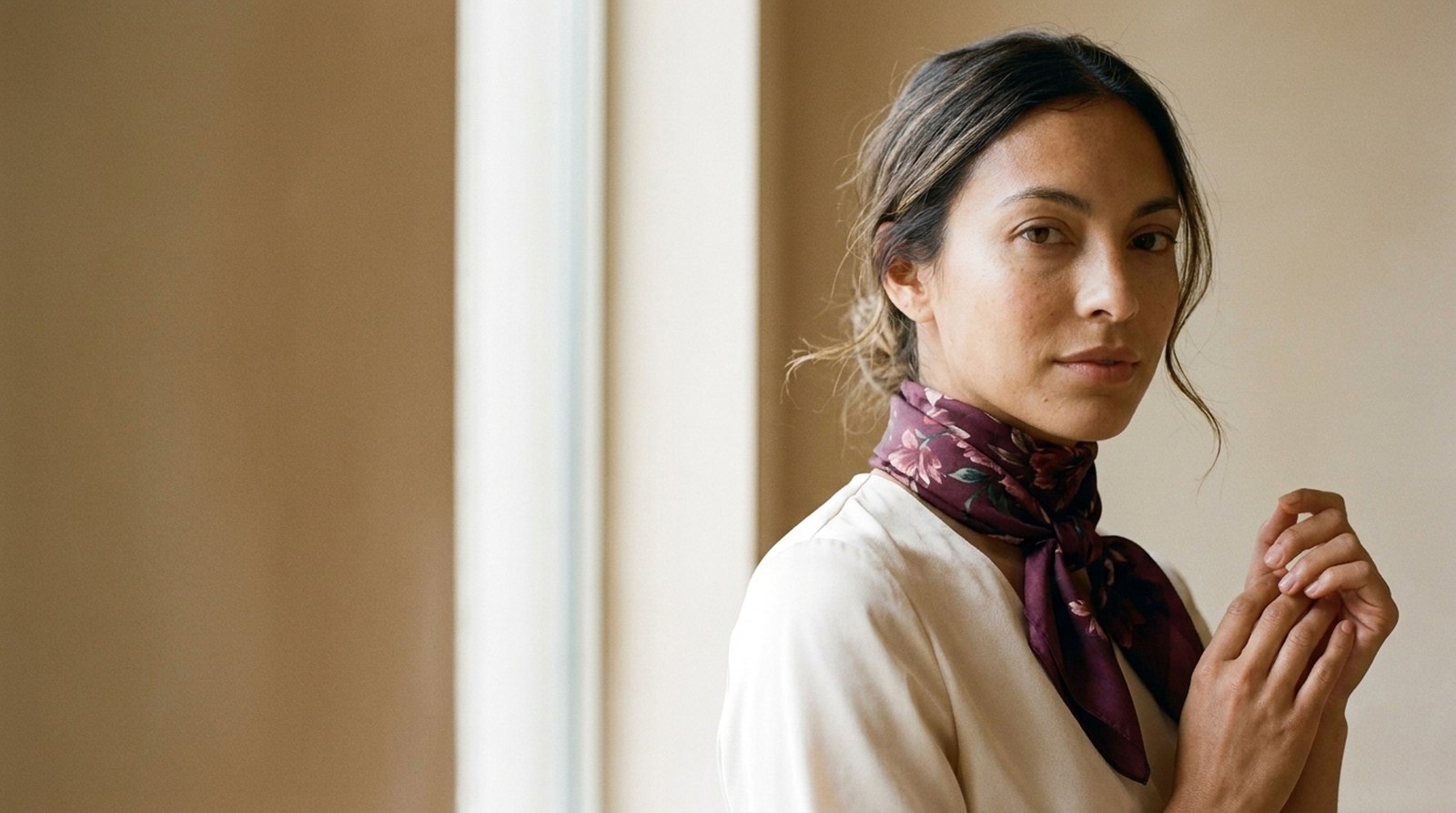 How to Tie a Neck Scarf: 7 Easy Knots